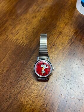 Vintage Timex Dancing Snoopy Mechanical Watch Red Dial Silver Expansion Band